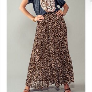 Leopard pleated maxi skirt